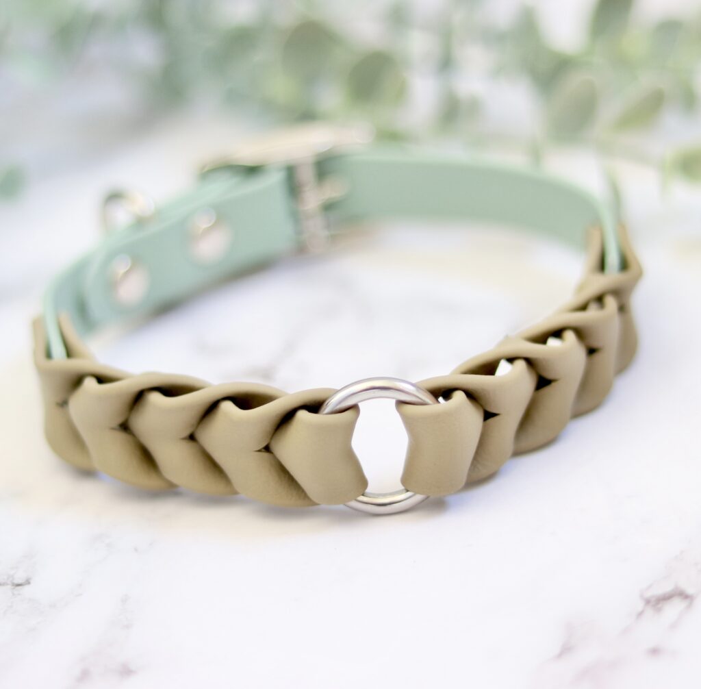 Biothane halsband opmaar gemaakt voor kleine tot grote honden